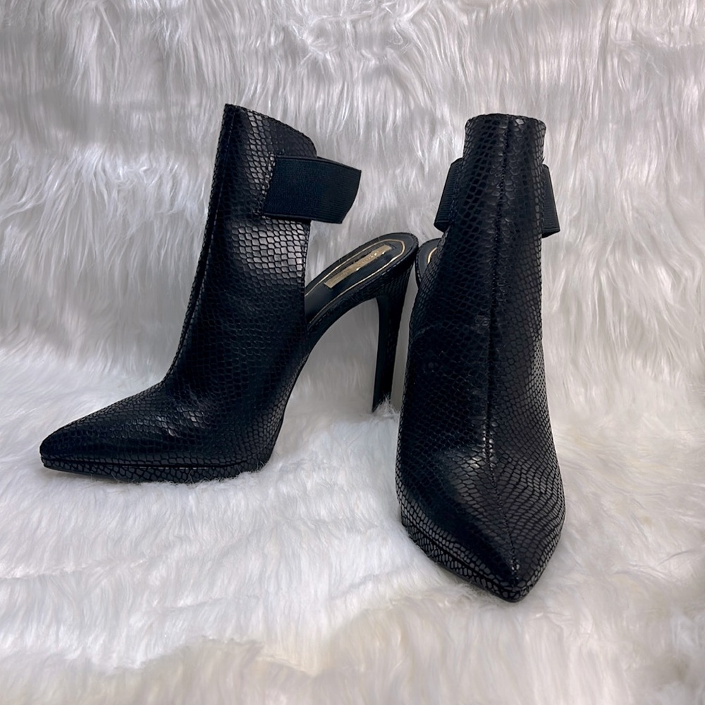 NIB Jessica Simpson Black Snake Print Stilleto Booty
